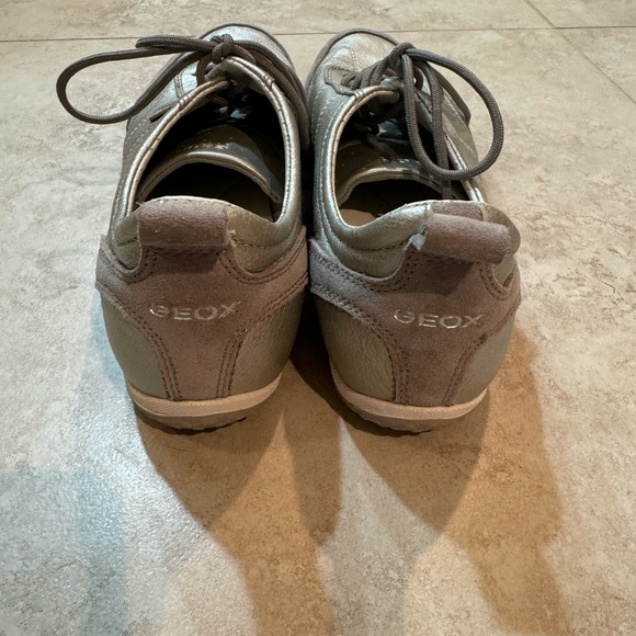 Geox Respira Vega Silver Sneakers Size US 9 - Picture 4 of 10